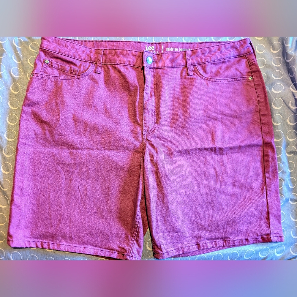 Lee Women's Fuchsia Jean Shorts Sz 22